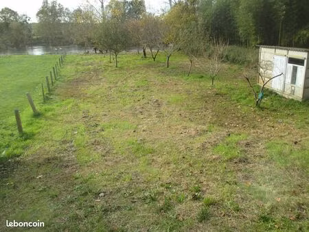 terrain de loisirs 1000 m² en bord de vienne civaux