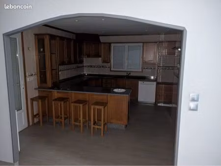 2 maisons et un entrepôt