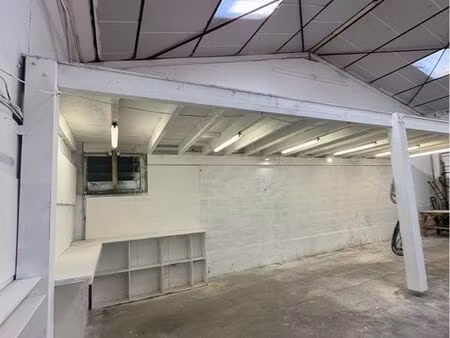 local de stockage 125m2