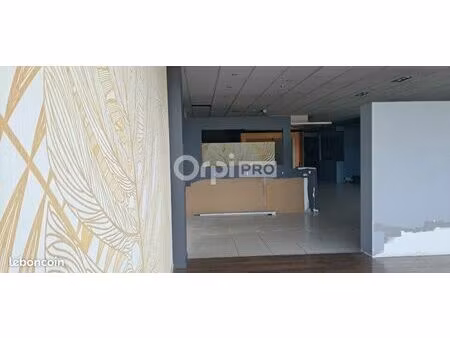 local commercial 325 m²