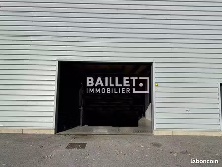 entrepôt 250 m² fréjus