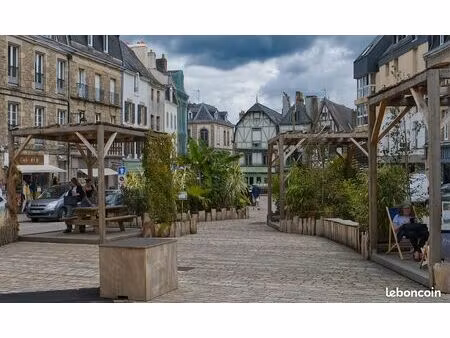 murs commerciaux à auray centre-ville – rentabilité 7 5 %