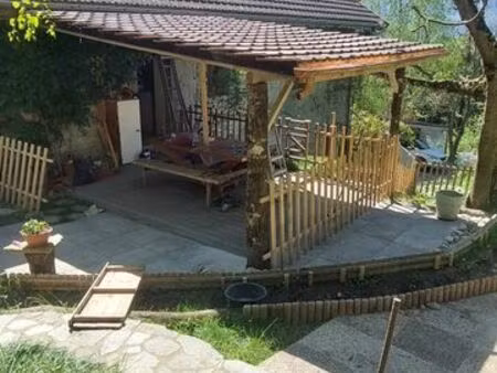 maison ancienne sur 11'000 m² de terrains