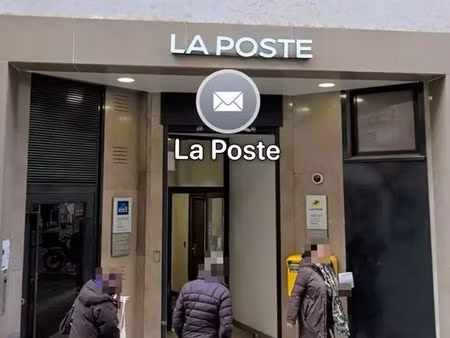 stand éphémère  poste paris champs-élysées (rue du colisée)