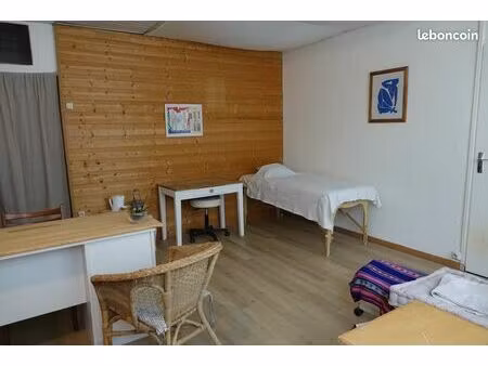 cabinet / local professionnel 30m2