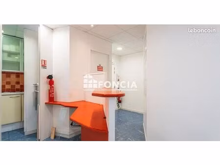 local industriel 30 m²