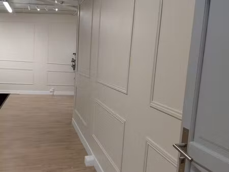 grand bureau luxueux avec toilette independante