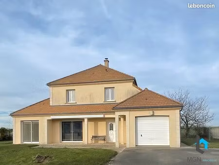 maison 8 pièces 144 m²