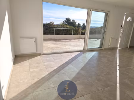 combaillaux magnifique t3 en hauteur avec vue degagee et jar