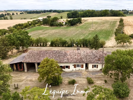 à aménager selon vos envies : ferme avec dépendances  hangar