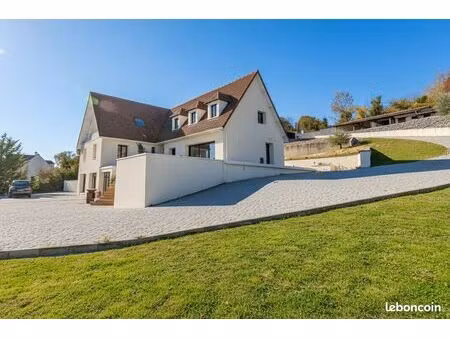 maison 9 pièces 263 m²