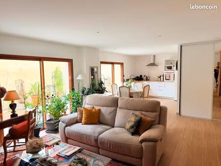 appartement 100m2 avec terrasse