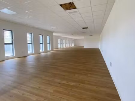 bureaux 210 m²