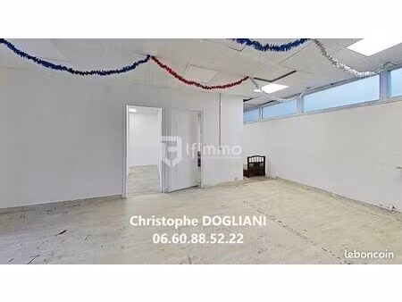 local commercial 75 m² melun