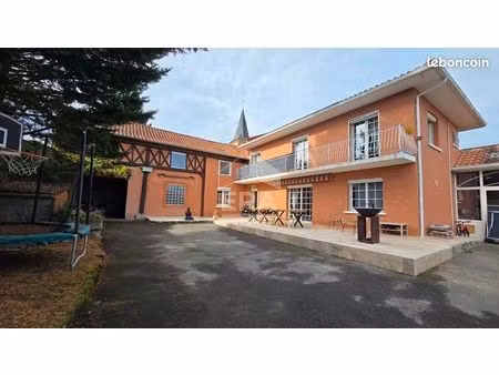 propriété 9 pièces 215 m²