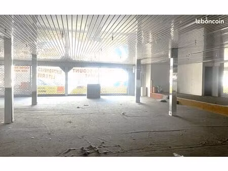 surface 1100 m2 à vendre