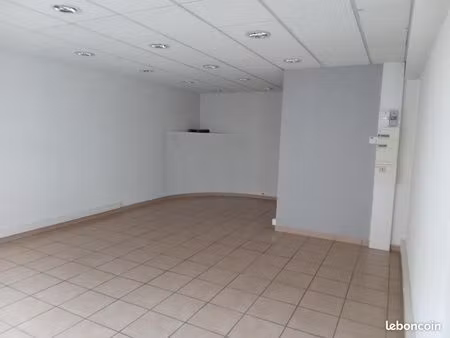 local commercial 35 m²