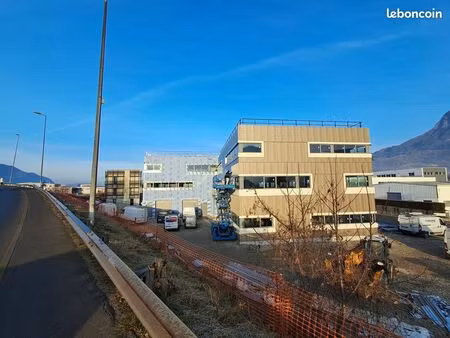 emplacement premium : box atelier avec mezzanine – scionzier sortie a40