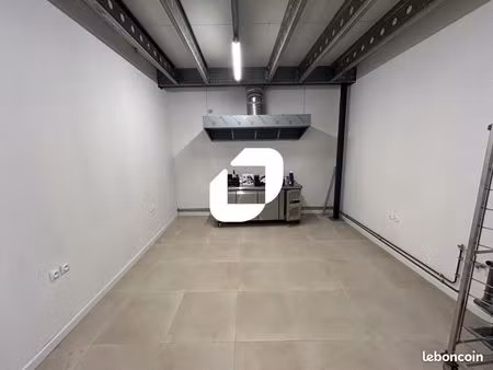local d'activité 200 m²