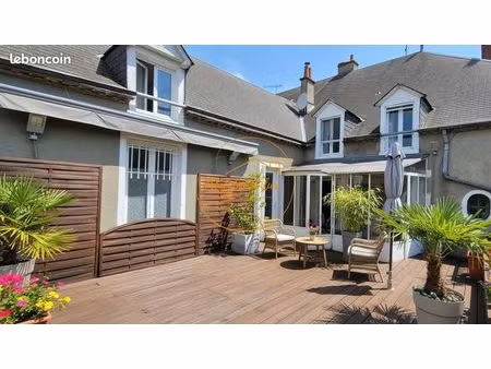 maison 7 pièces 245 m²