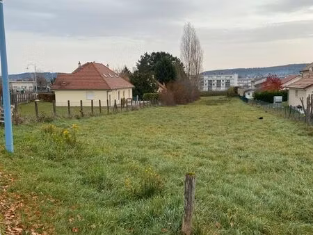 terrain 28 ares bien situé noidans les vesoul