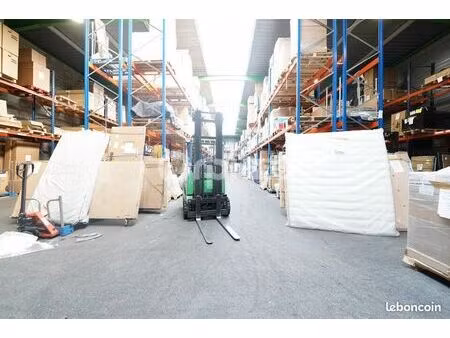 local d'activité 1 092 m²