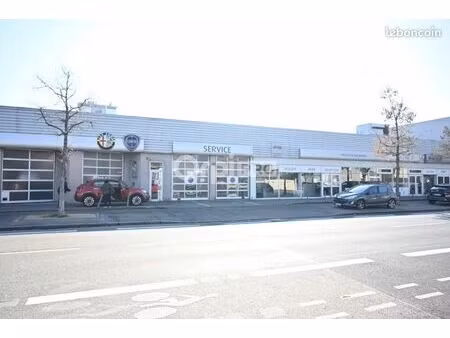 local d'activité 740 m²