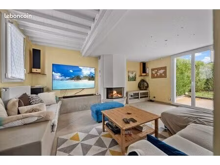 charmante maison 9p/5ch avec terrasse jardin et garage