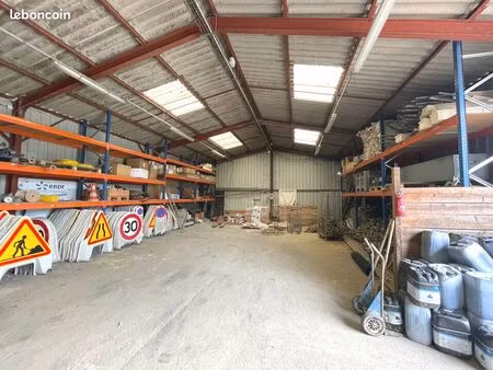 local d'activité 1 781 m²