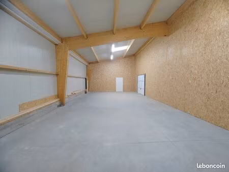 local commercial et entrepôt de stockage