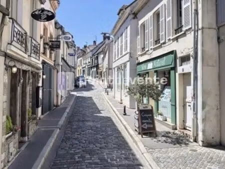 local commercial 77 m²