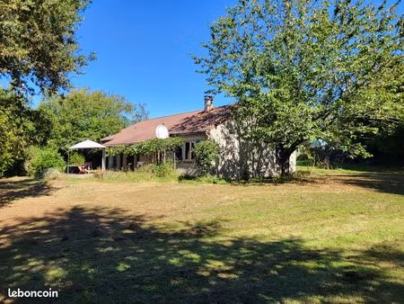 plain pied 3 chambres beau terrain arboré