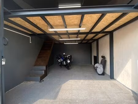 local commercial pour stockage