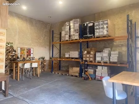 entrepôt+bureau 120m2 cadre buccolique calme et verdure