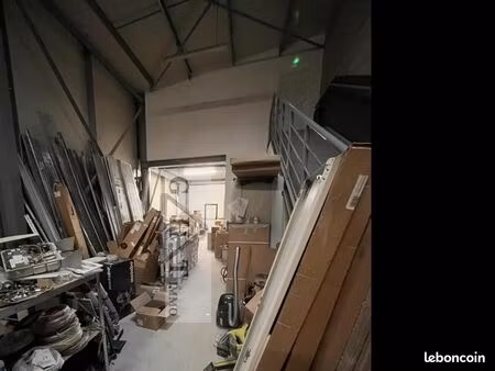 local industriel 171 m²