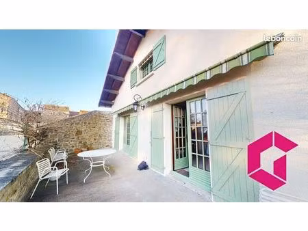 villa 7 pièces 102 m²