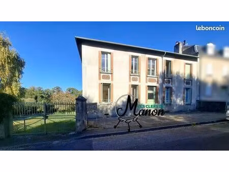 immeuble 11 pièces 203 m²