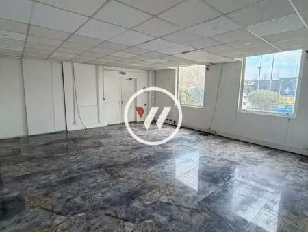 local bureaux 352 m²