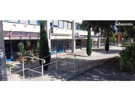 location local commercial / bureau