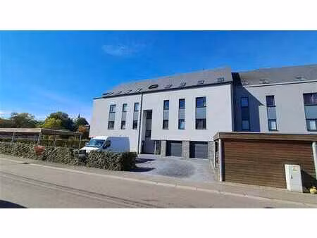 - option- appartement 2 ch de plain-pied + car port et jardi