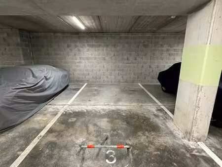 place de parking couverte