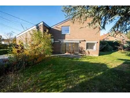 maison 4 chambres avec garage et panneaux photovoltaïques