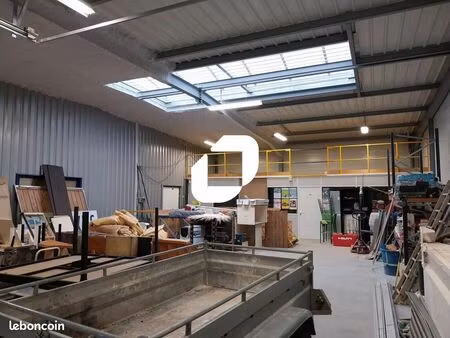 local bureaux 200 m²