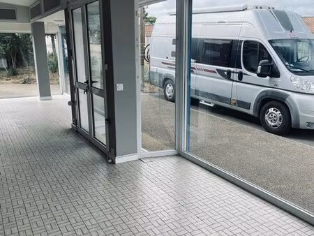 local commercial 83m2