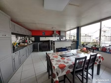 maison 6 pièces 255 m²