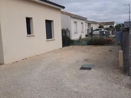 parking proche aéroport poitiers