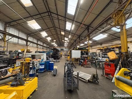 local 1885 m² charlieu