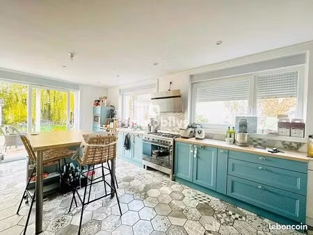 maison 7 pièces 178 m²