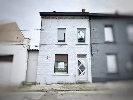 bonne maison 3 chambres avec passage latéral et jardin !