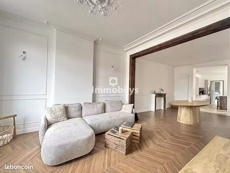 maison 8 pièces 212 m²